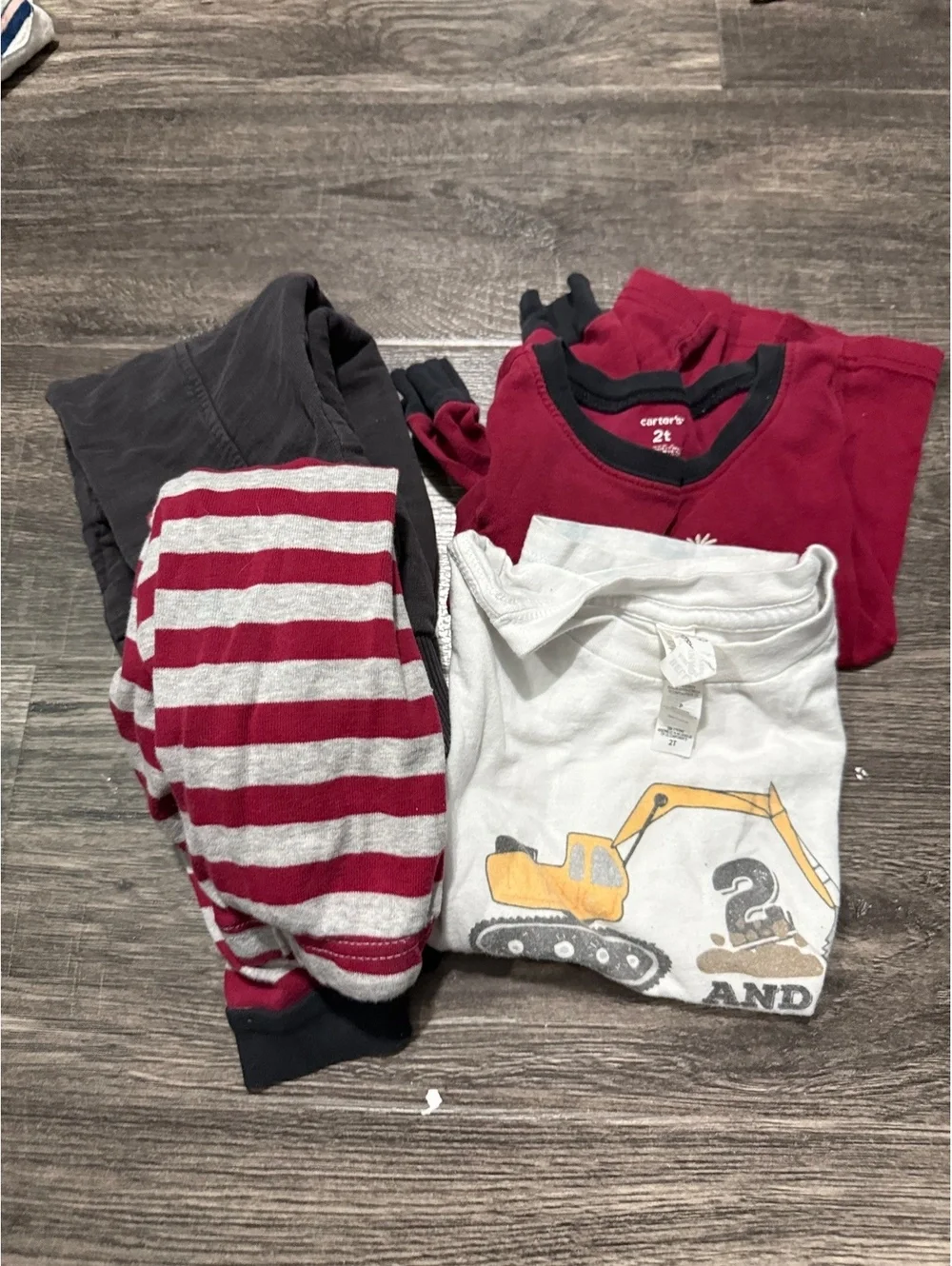 Boys bundle 2 T lot of 4 lot of 4 toddler kids son carters